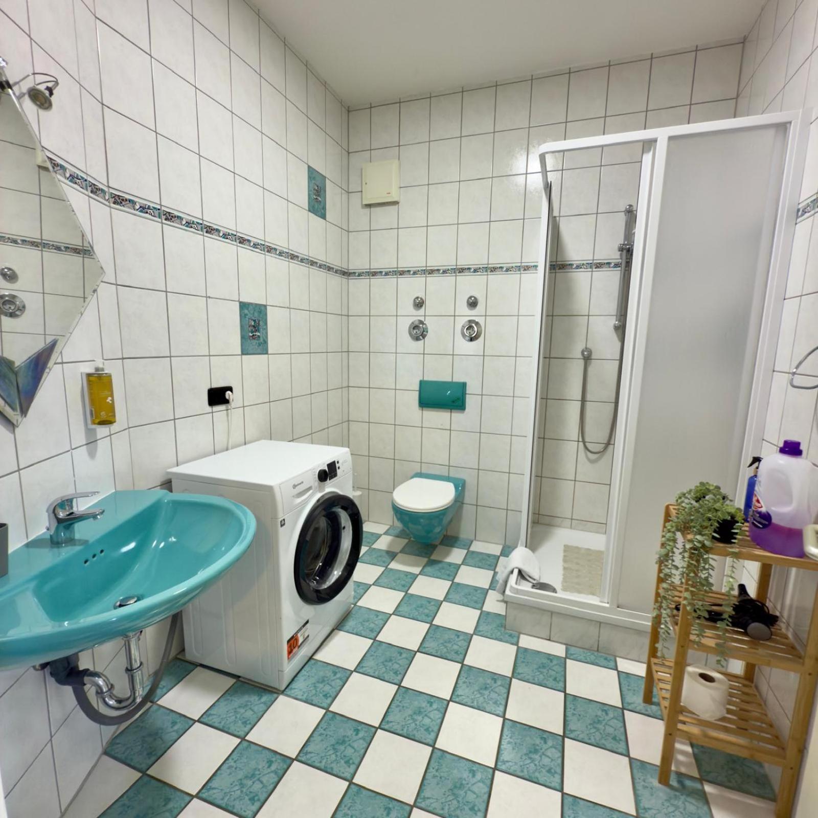 Raha Apartments - Modernes Studio-Apartment - Hbf - Gratis Parkplatz Erfurt Exterior foto